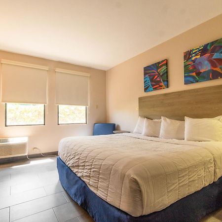 Parador El Faro Aguadilla Εξωτερικό φωτογραφία